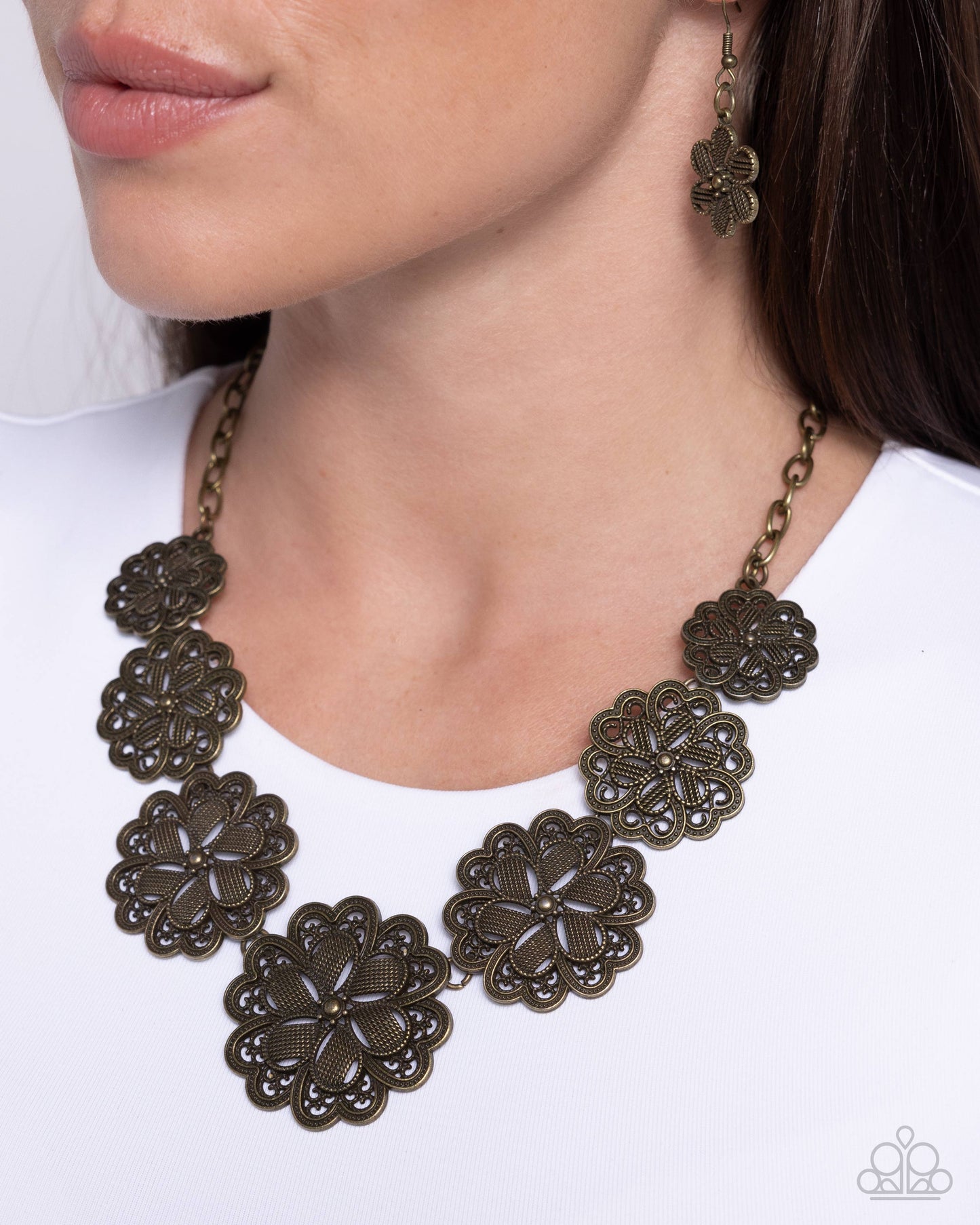 Basketful of Blossoms - Brass Metallic Wicker Pattern Flower Necklace Paparazzi N3205