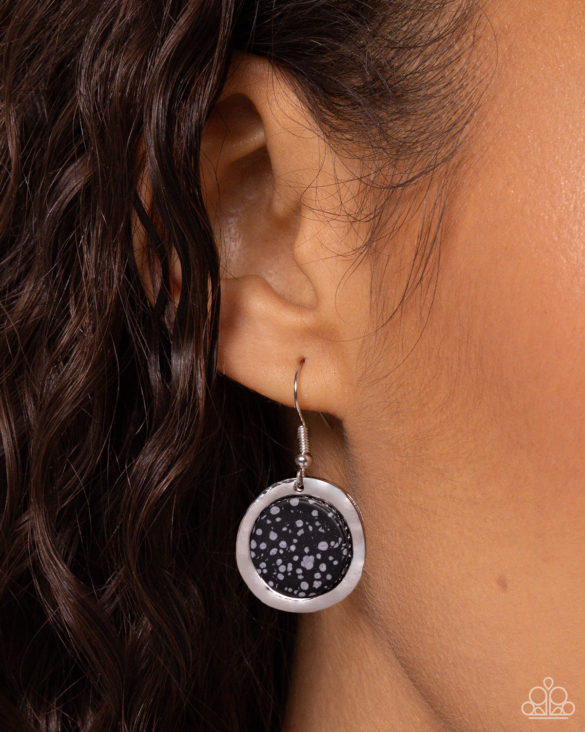 Pendant Paradox - Black & White Stone Santa Fe Style Earring Paparazzi E2351