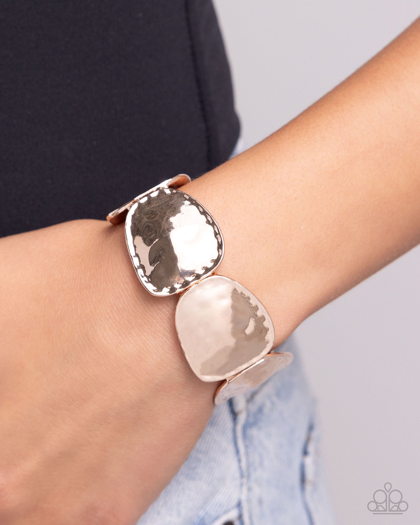 Admirably Antiqued - Rose Gold Hammered Stretch Bracelet Paparazzi B1884