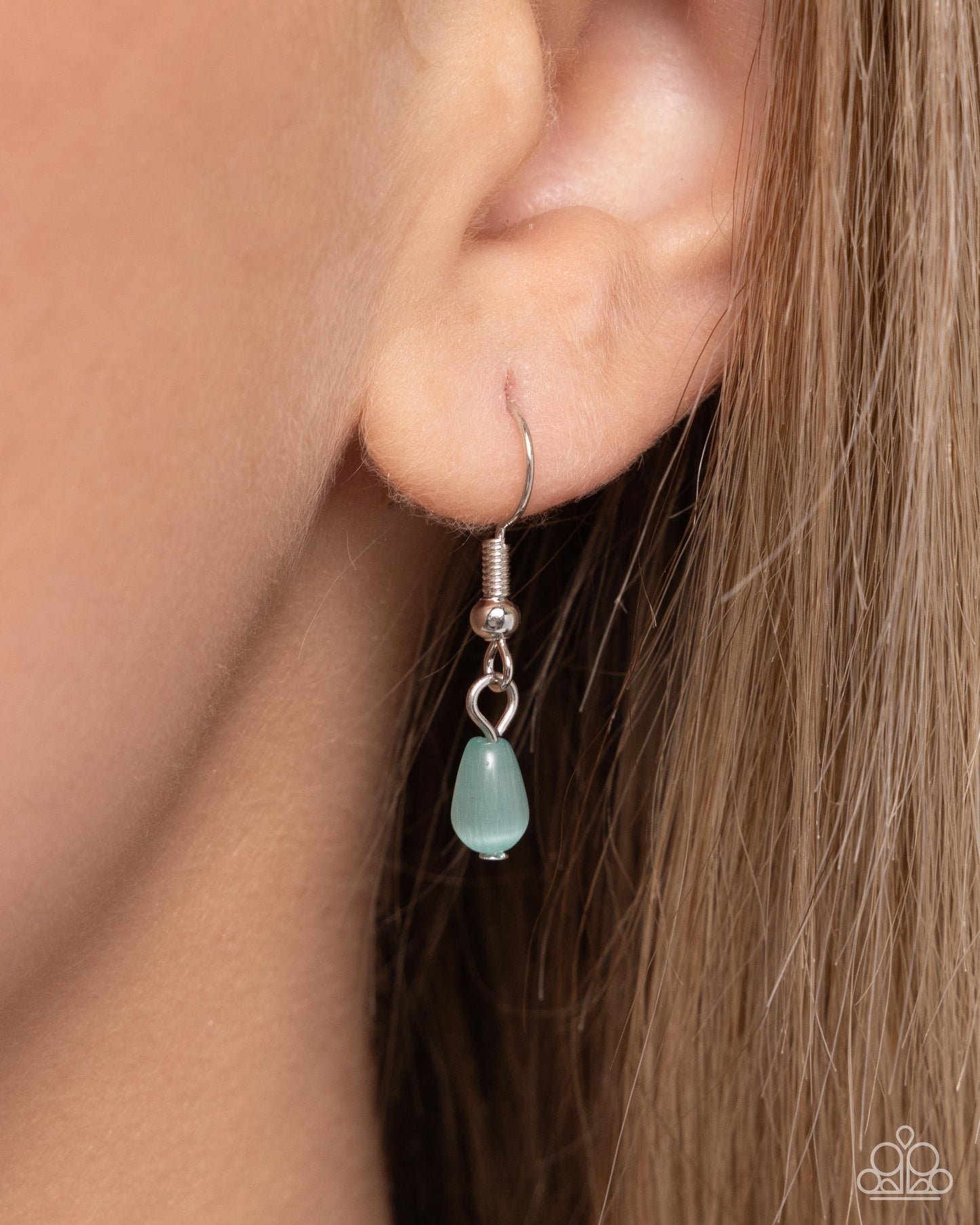 Mermaid Madrigal - Green Cat's Eye Teardrop & Silver Mermaid Tail Necklace Paparazzi N2574