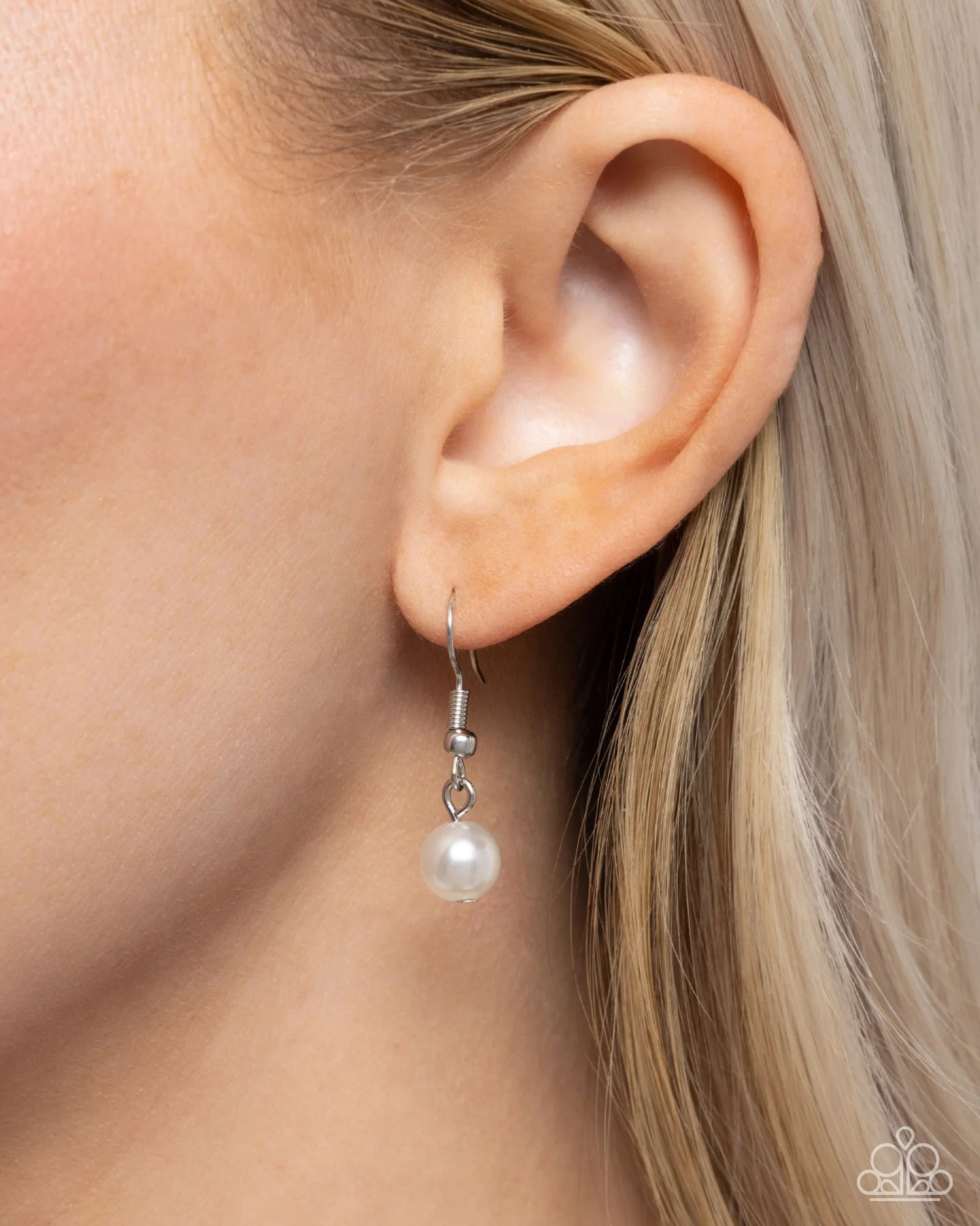 Fresh Facets - White Pearl & Gem Silver Necklace Paparazzi N3658