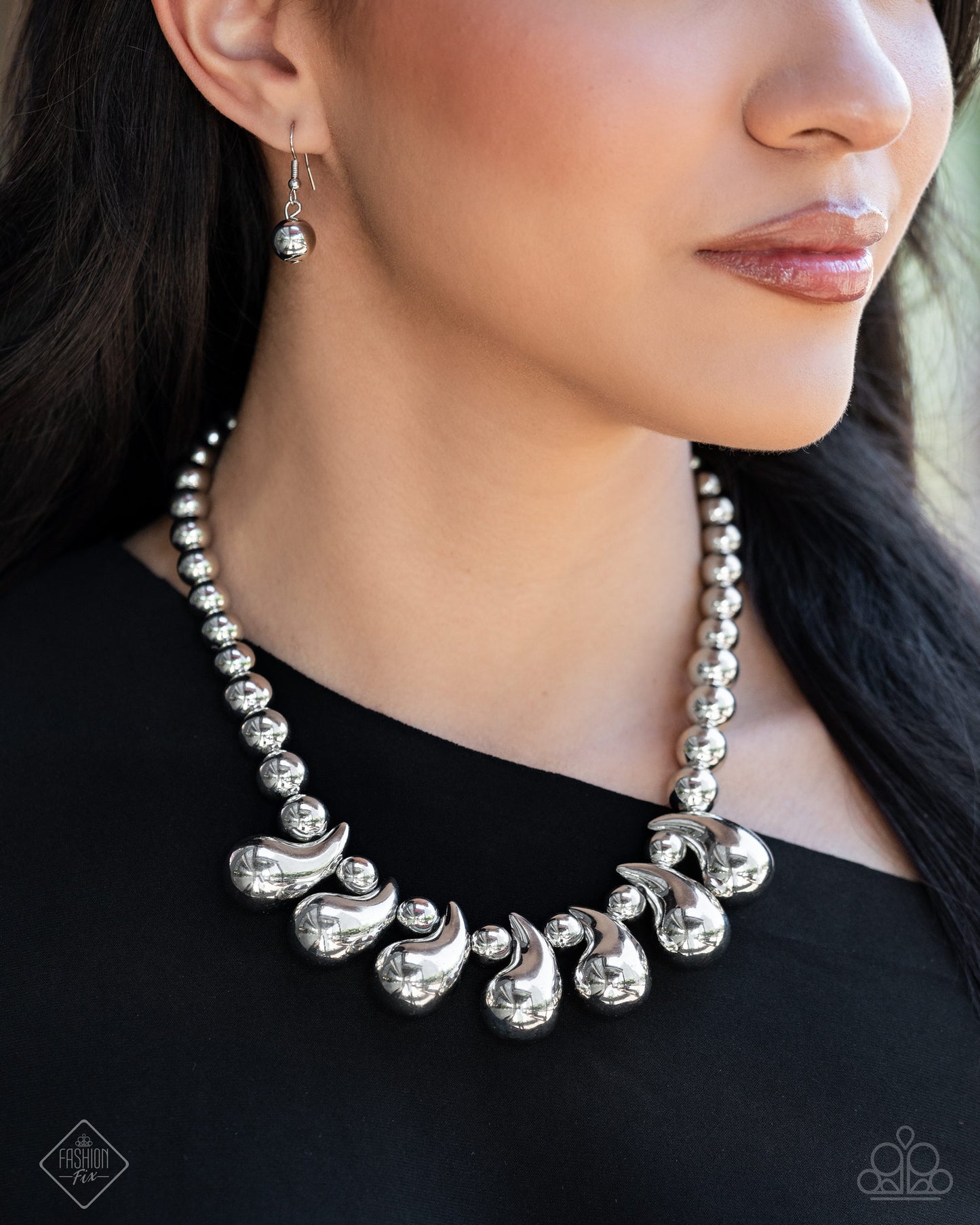 Raindrop Rebel - Silver Teardrop Necklace Fashion Fix October 2024 Magnificent Musing Paparazzi N2598