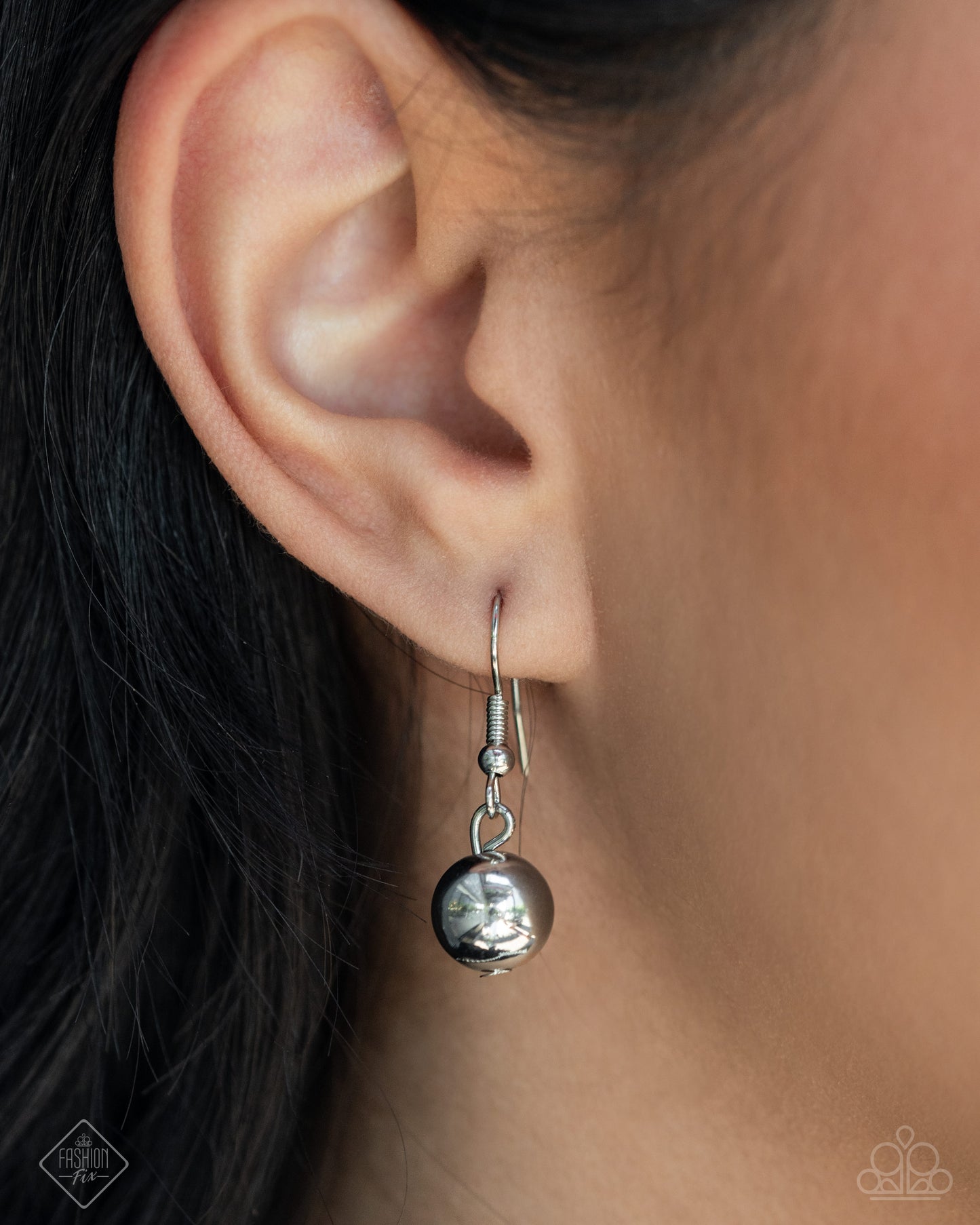 Raindrop Rebel - Silver Teardrop Necklace Fashion Fix October 2024 Magnificent Musing Paparazzi N2598