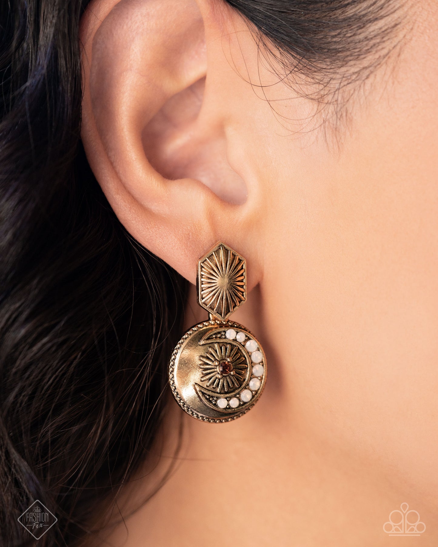 Eclectic Energy - Gold Antiqued Pendant Post Earring Sunset Sightings October 2024 Fashion Fix Paparazzi E2382