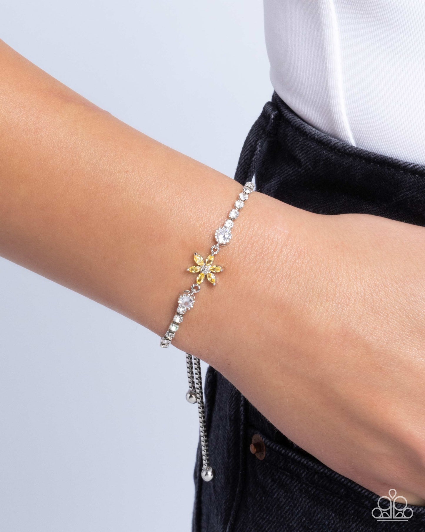 Dainty Delivery - Yellow Flower Sliding Closure Bracelet Paparazzi