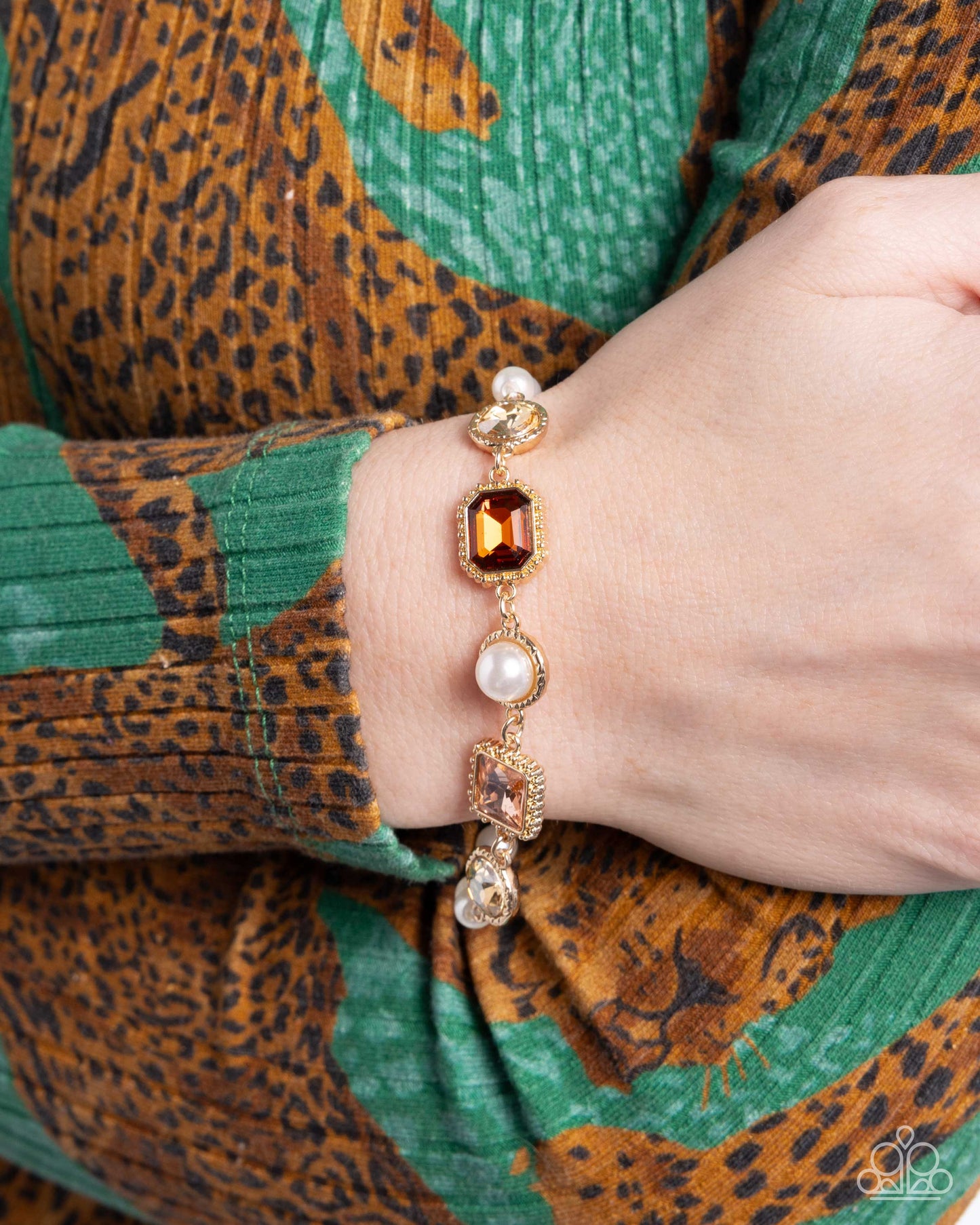 Complete Look Dumbfounding Decadence Brown, Topaz, White Pearl Necklace & Dumbfounding Dazzle Brown, Topaz, White Pearl Bracelet Paparazzi N3574