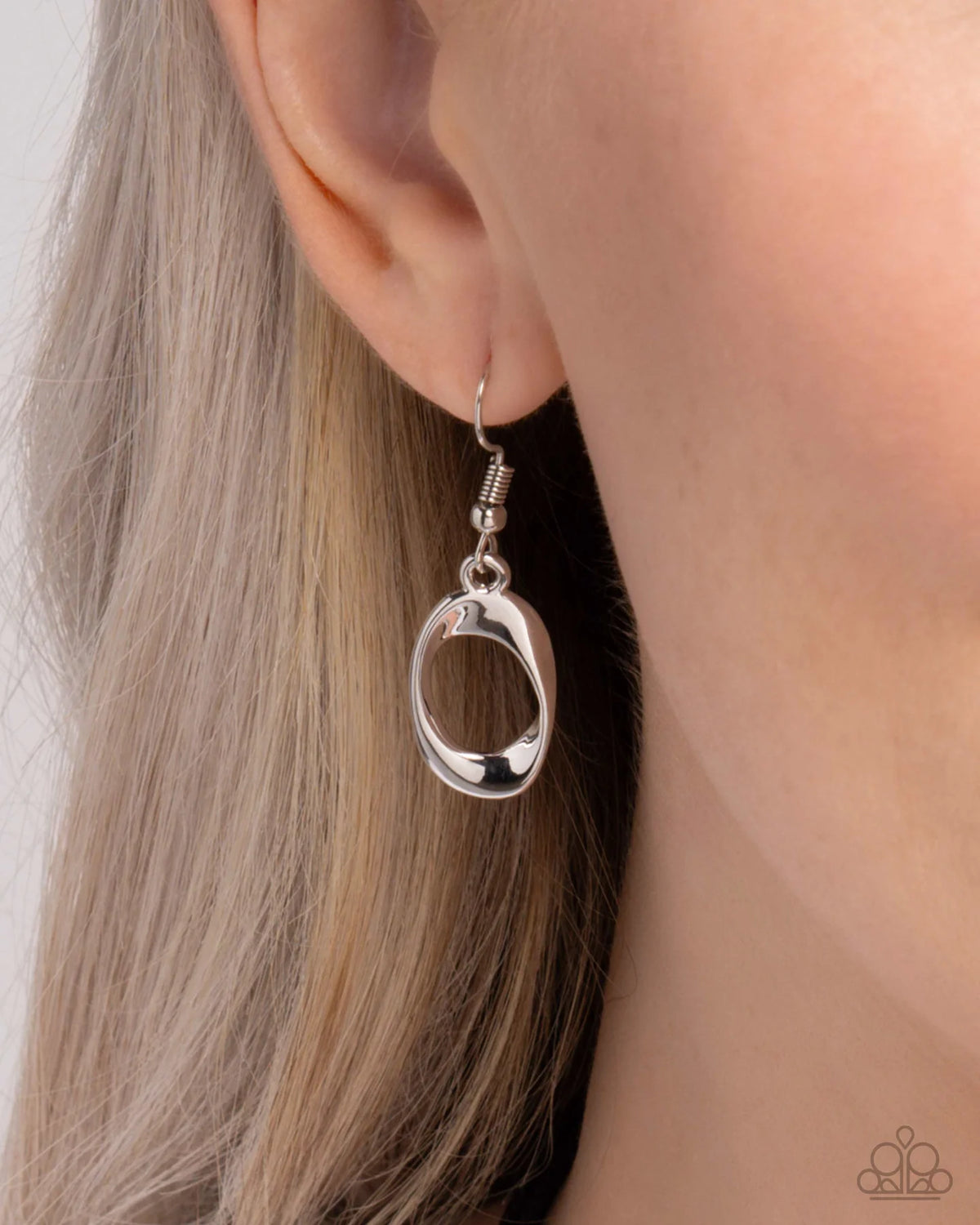 Paparazzi Apprehensive Accent - Silver High Sheen Curved Ovals Corded Necklace N3969