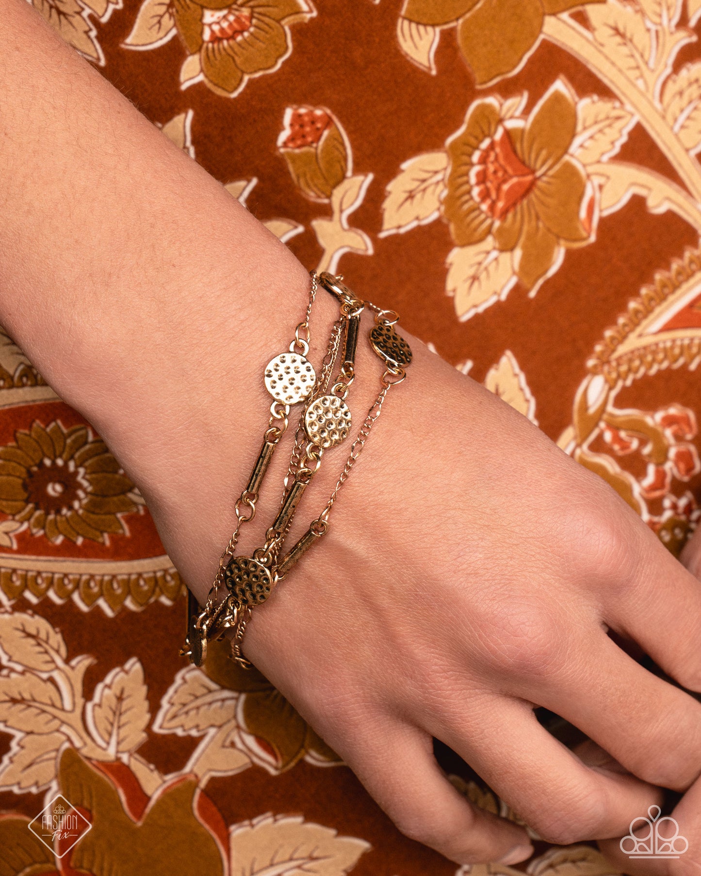 Coachella Construction - Gold Chain Bracelet Simply Santa Fe January 2025 Fashion Fix Paparazzi B2179