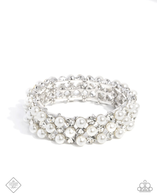 Cosmetic Character - White Pearl Stretch Bracelet Fiercely 5th Avenue Fashion Fix February 2025 Paparazzi B2200