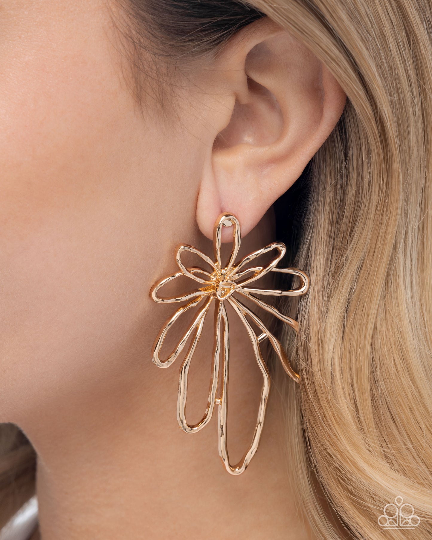 Growing Garden - Gold Daisy Oversized Flower Earring Paparazzi E2581