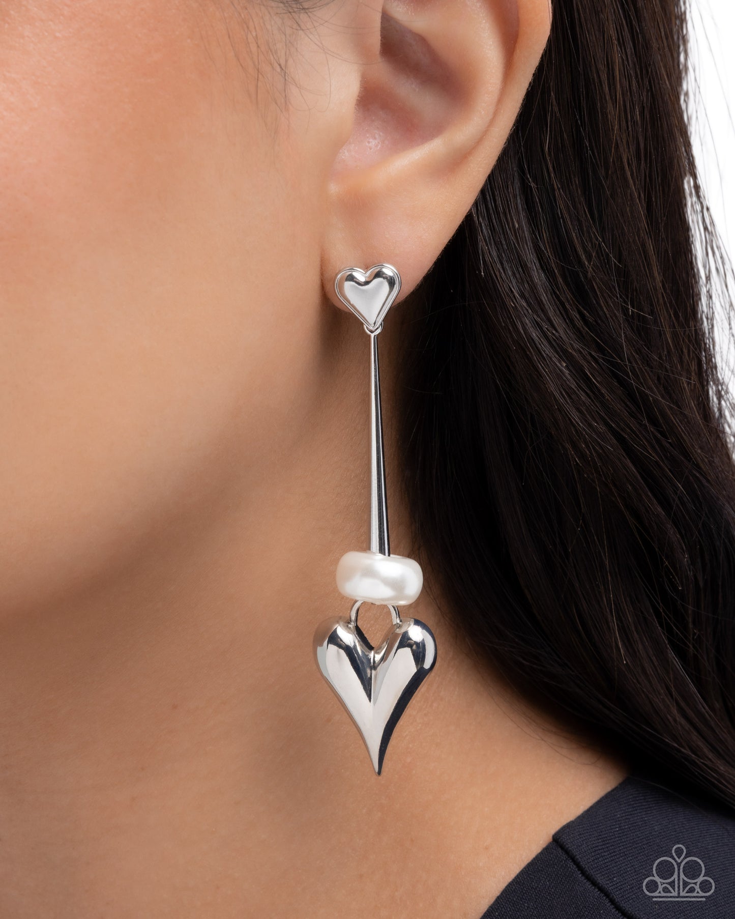 Paparazzi I Feel Loved - White Pearl Disc Silver heart Earring