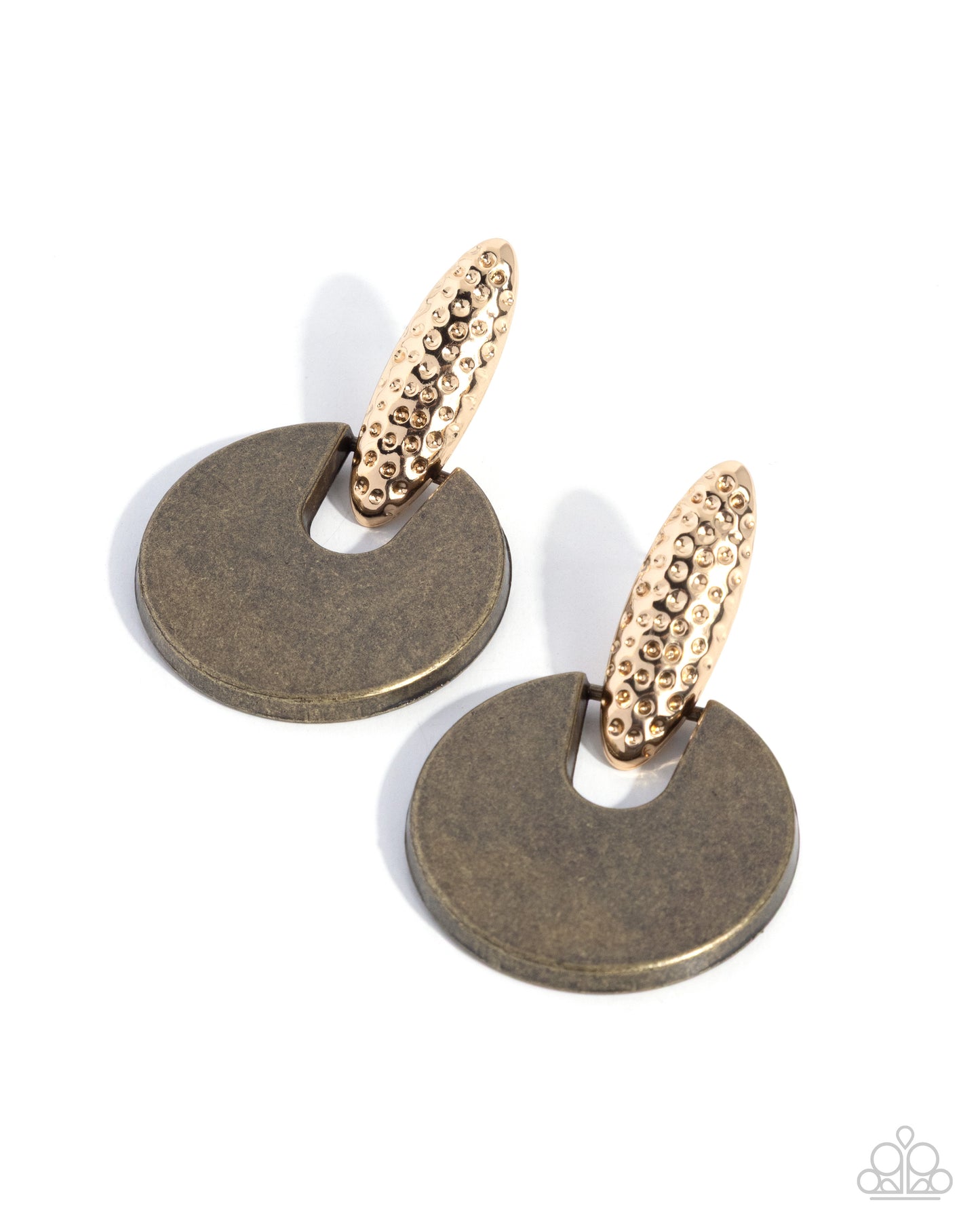 Paparazzi Fierce Fable - Brass & Hammered Gold Post Earring E3409