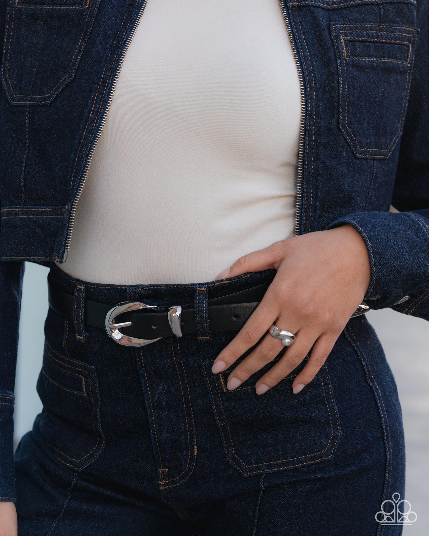 Paparazzi Abstract Attribute - White Pearl Bead Silver Spiraled Ring R1394