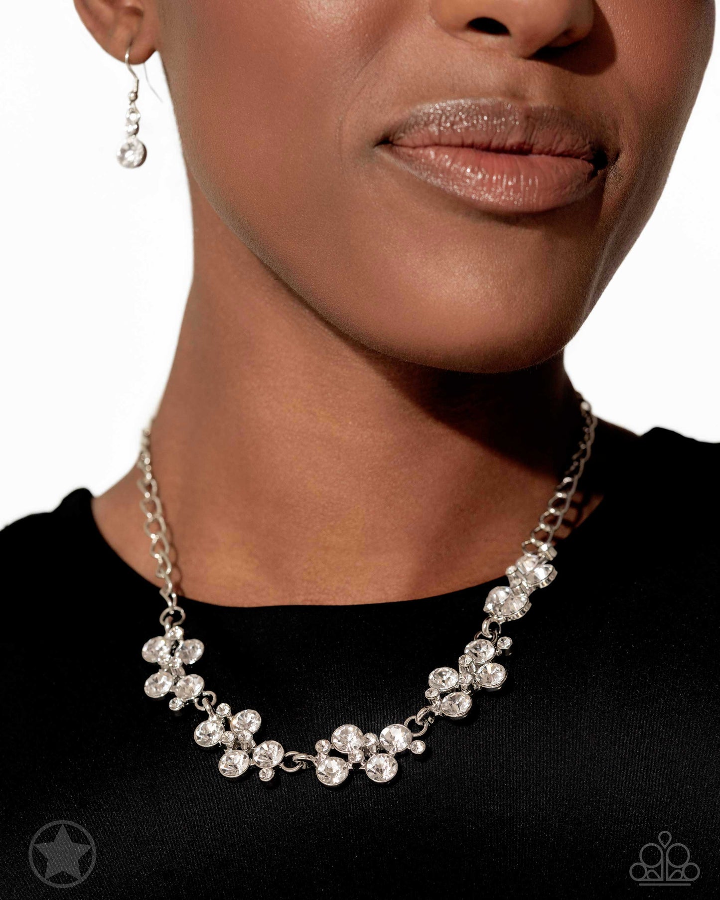Hollywood Hills White Rhinestone Blockbuster Necklace Paparazzi N0117
