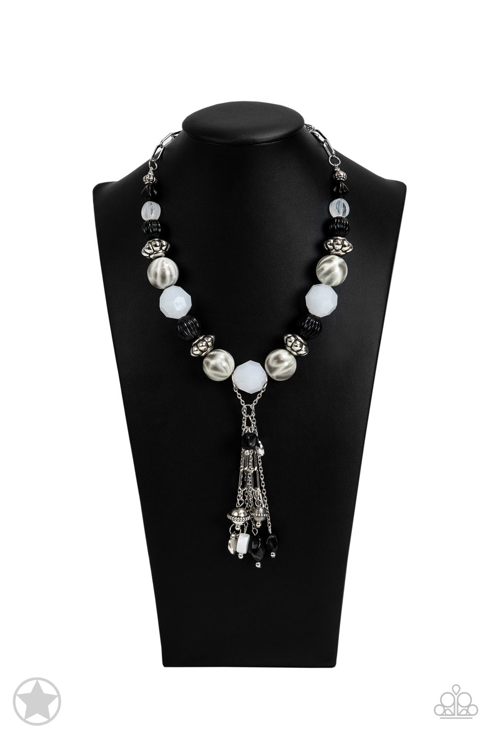 Break A Leg! Black Blockbuster Necklace Paparazzi N0659