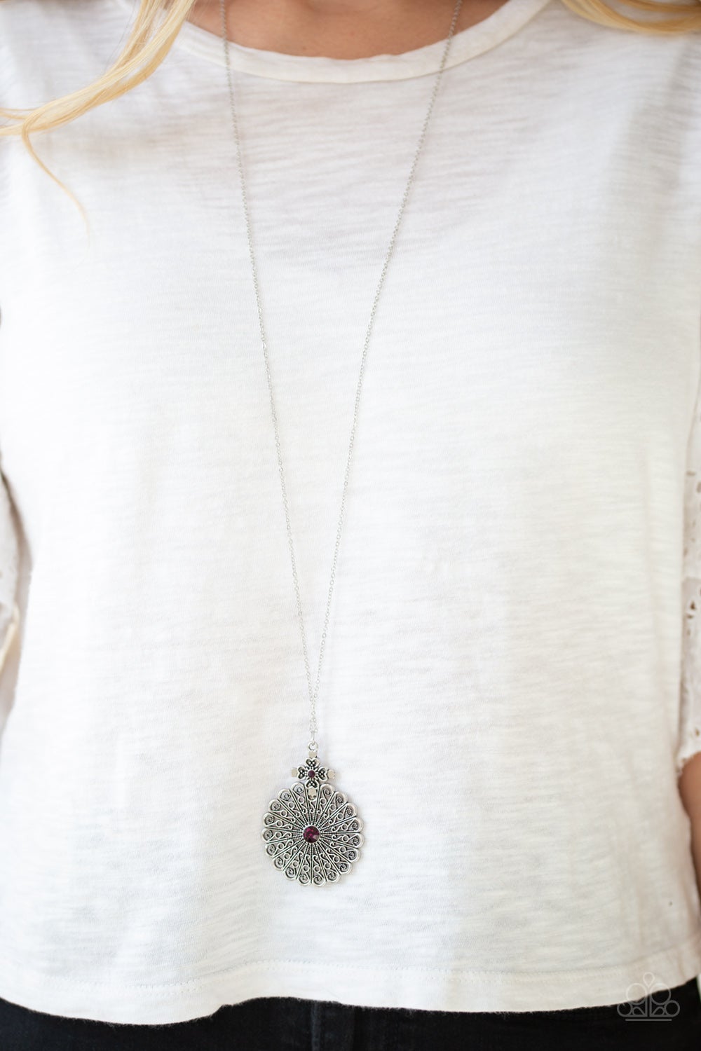 Walk On The Wildflower Side Purple Rhinestone Floral Pendant Necklace Paparazzi N0071