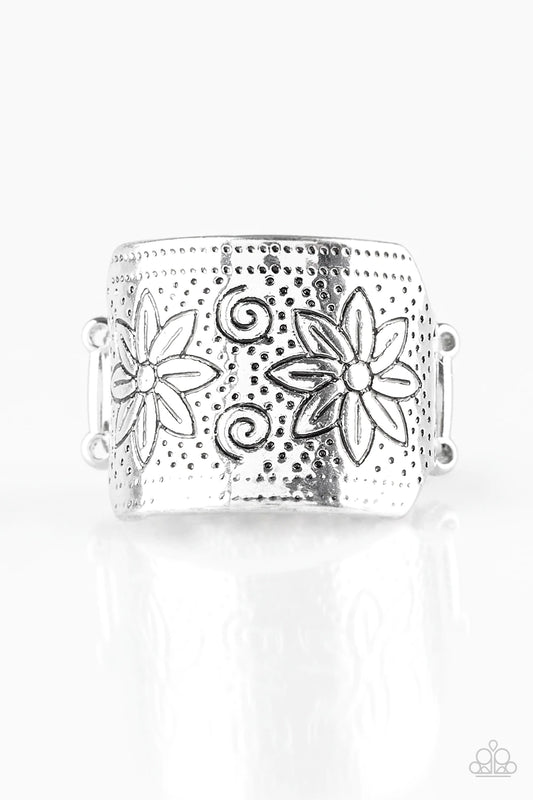 Wild Meadows Silver Floral Ring Paparazzi R0127