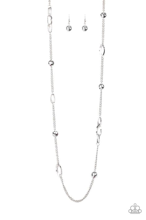 Duchess Dazzle Silver Necklace Paparazzi N0484
