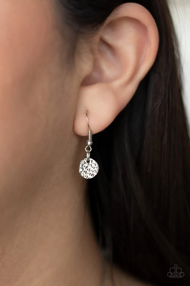 Radial Waves Silver Hammered Necklace Paparazzi N0060