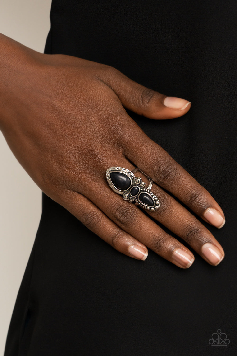 In a BADLANDS Mood - Black Ring Paparazzi R0149