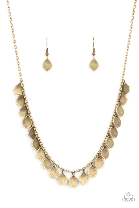 Dainty Discovery Brass Necklace Paparazzi N0128