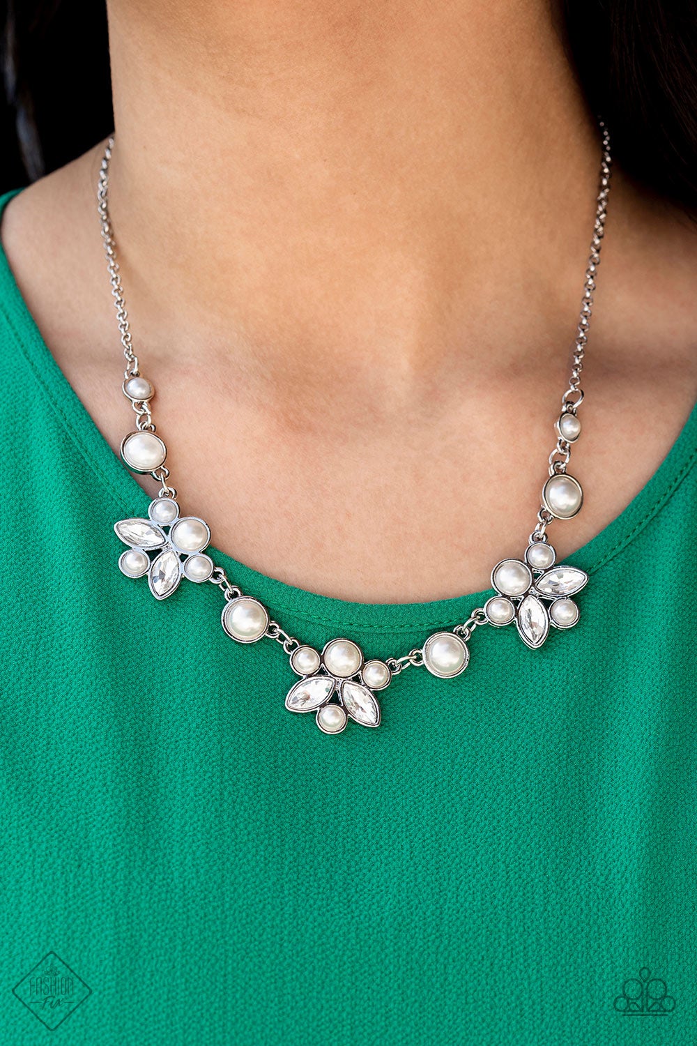 Royally Ever After White Necklace July 2021 Fashion Fix Paparazzi N0295