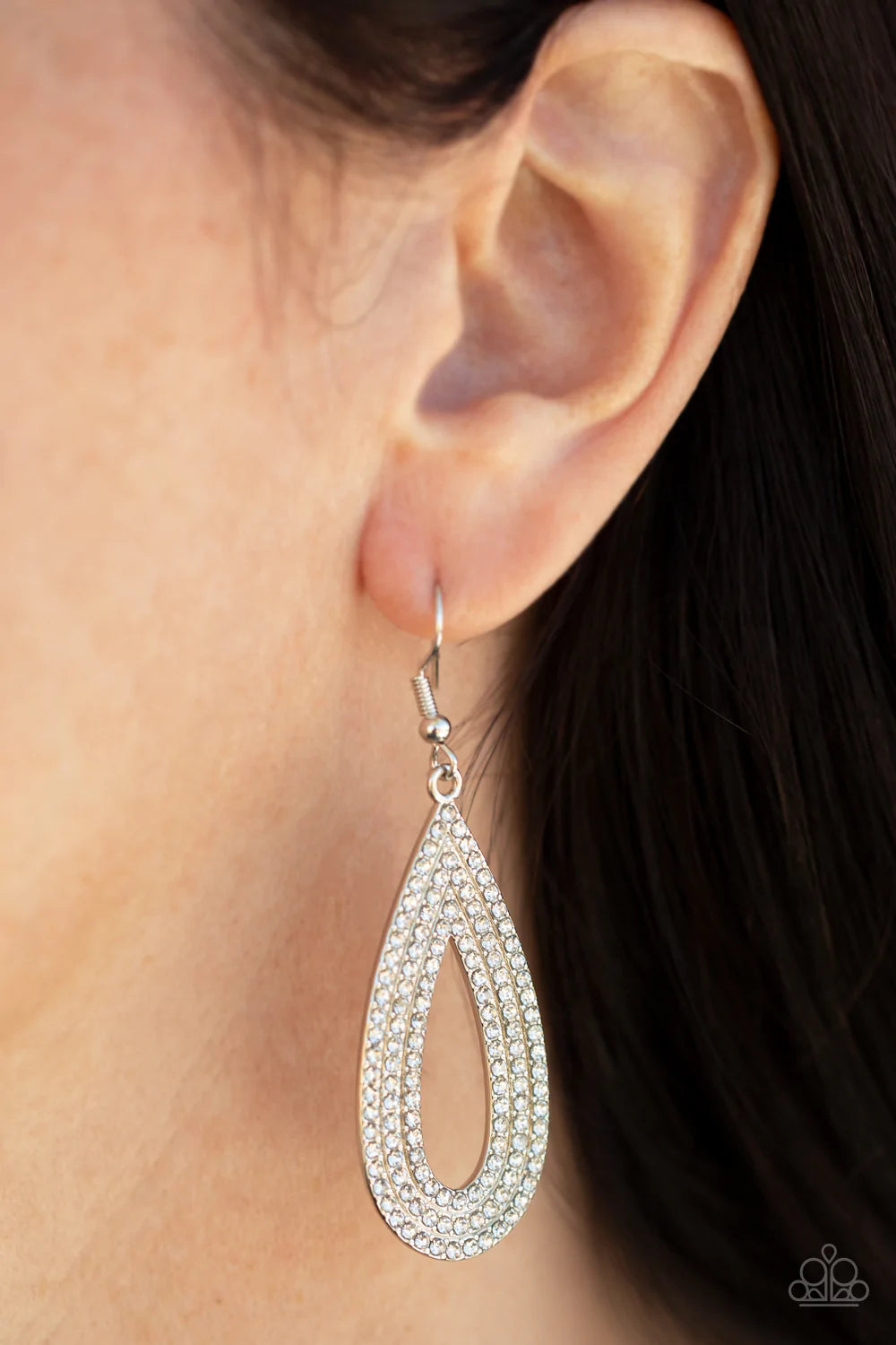 Exquisite Exaggeration White Rhinestone Earring Paparazzi E0780
