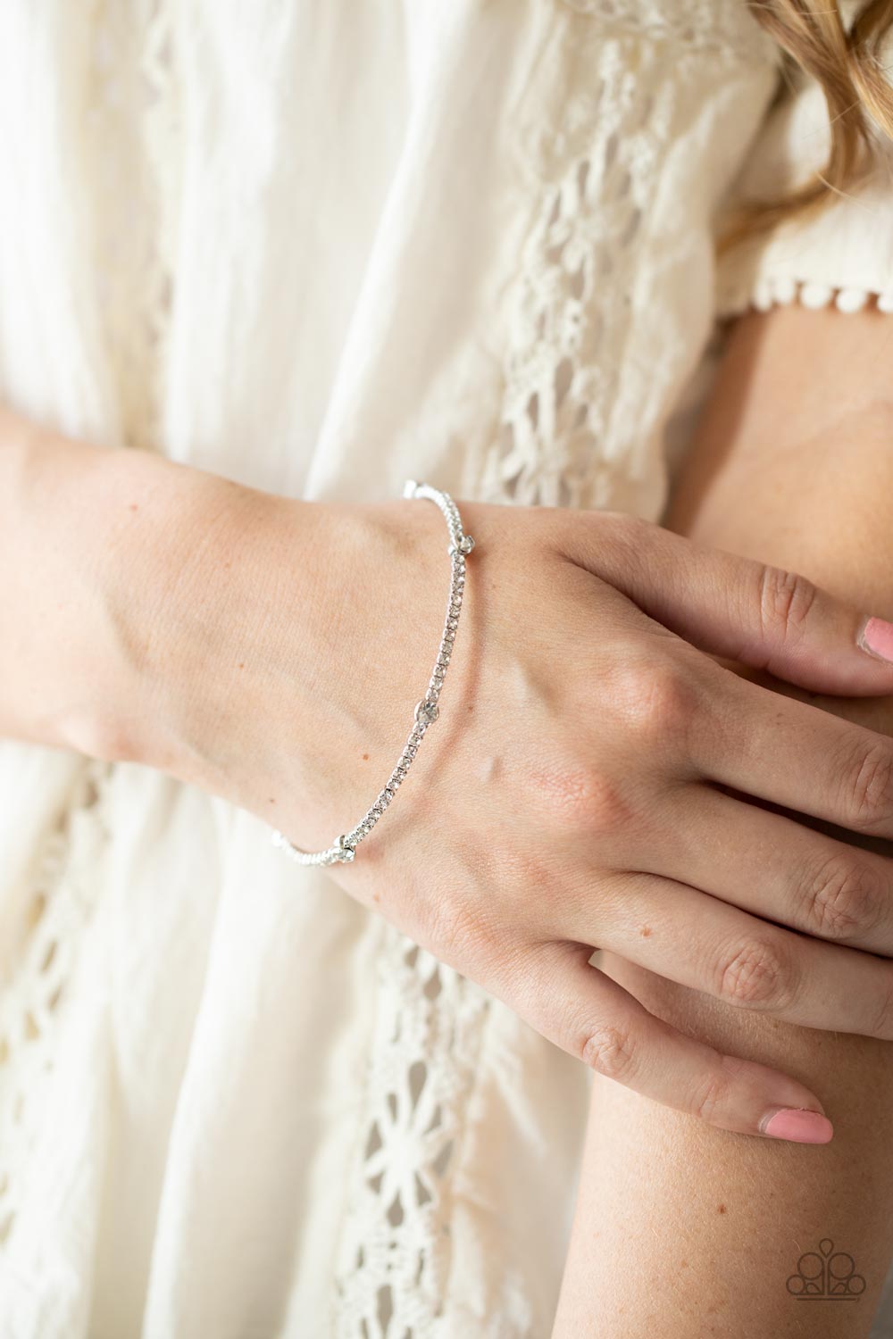 Upgraded Glamour - White Bracelet Paparazzi B0212