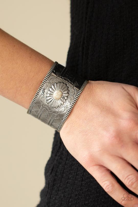 Aztec Artisan White Bracelet Paparazzi B0072