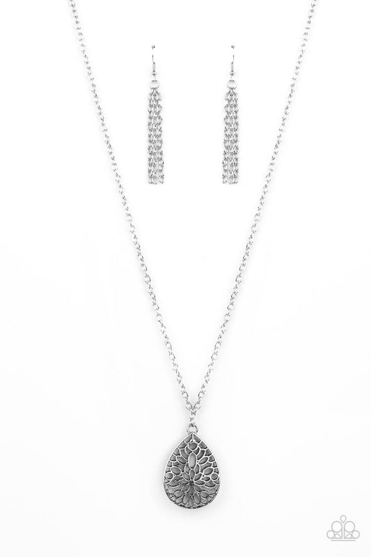 Garden Estate Silver Necklace Paparazzi N0199