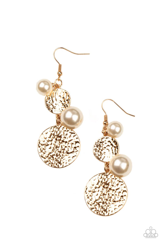 Pearl Dive Gold Earring Paparazzi E0040