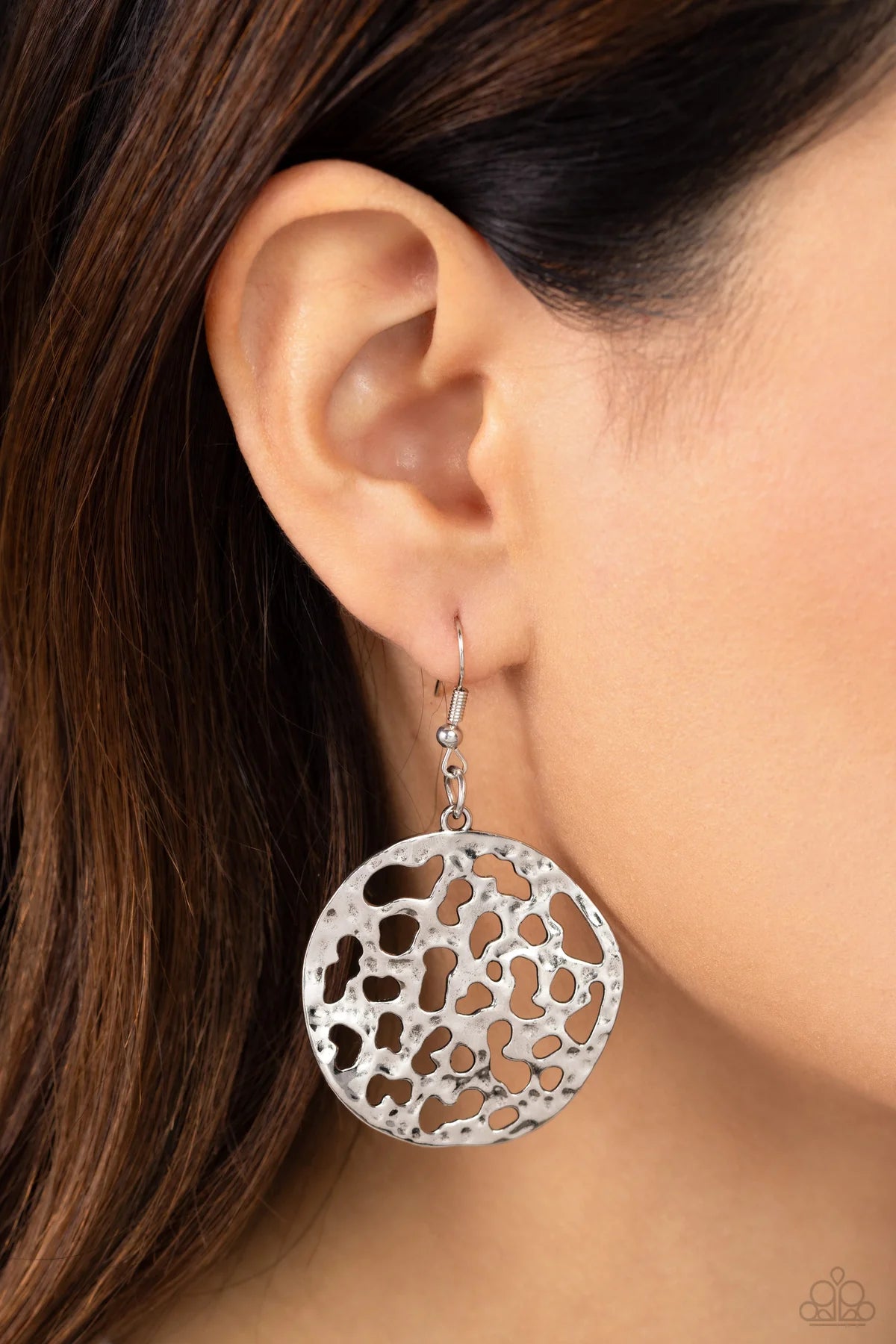 Paparazzi Holey Heirloom - Silver Hammered Warped Disc Earrings E3442