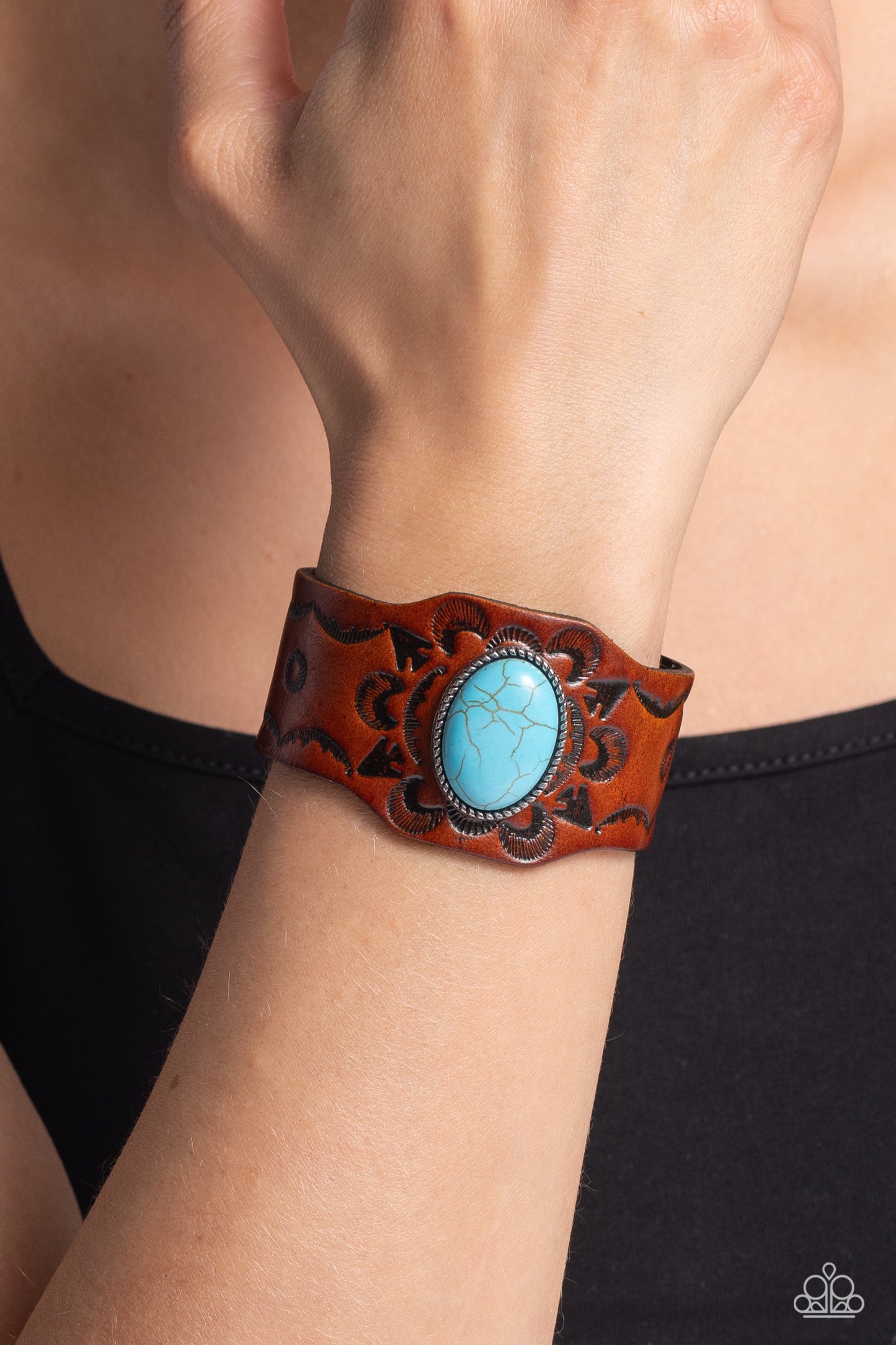 Badlands Rover - Blue Oval Turquoise Stone Brown Leather Santa Fe Style Bracelet Paparazzi B1824