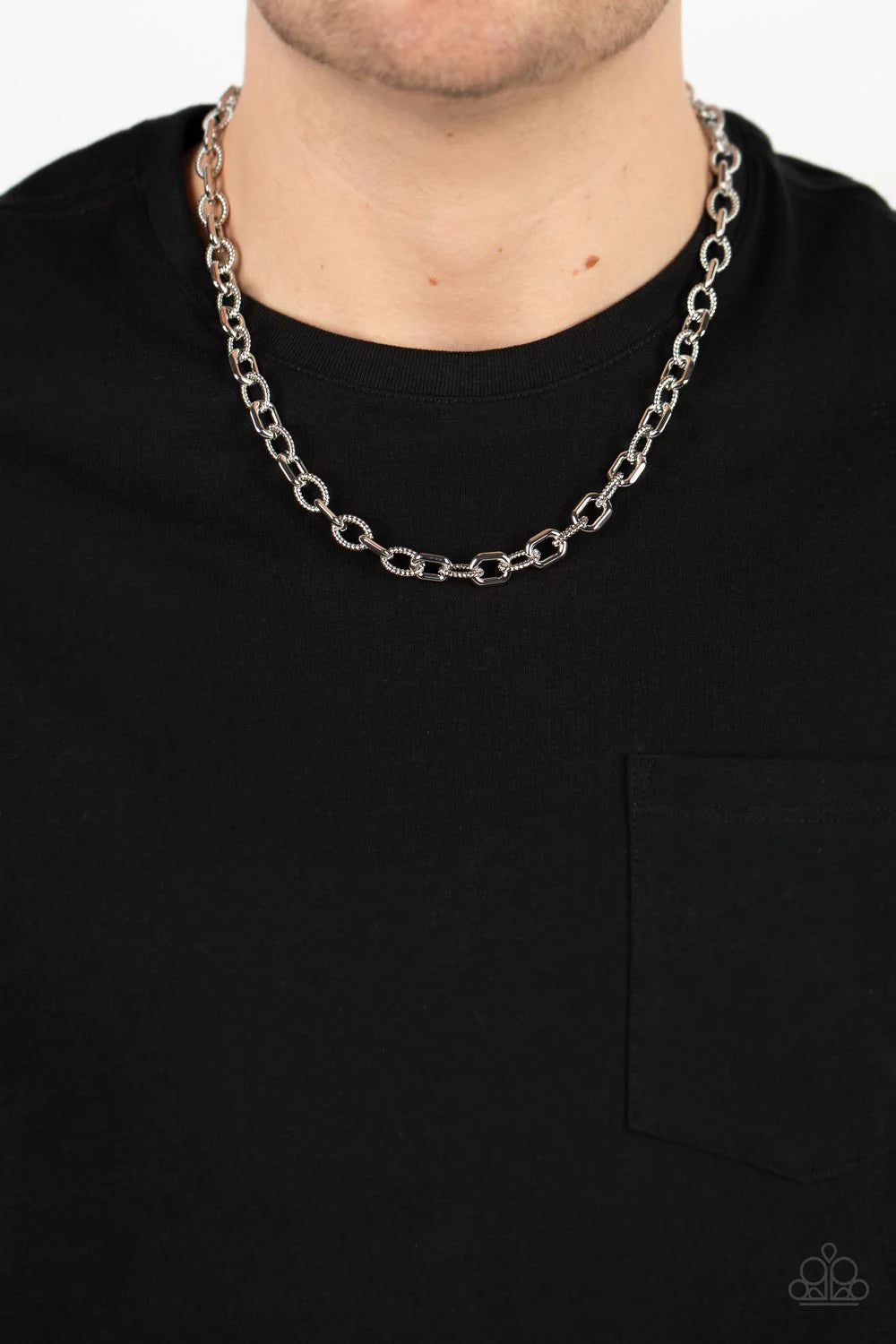 Paparazzi Modern Motorhead - Silver Chain Urban Necklace N1197