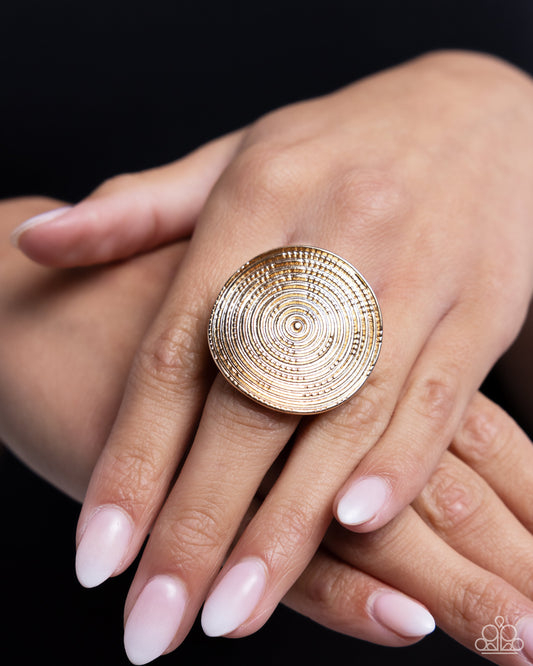 Dizzying Delight - Gold Oversized Textured Circle Ring Paparazzi R0680