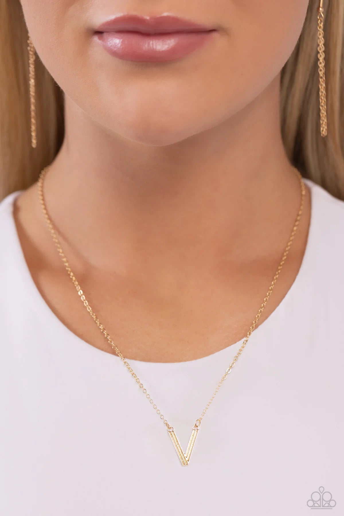 Leave Your Initials Gold V Short Necklace Paparazzi N2589