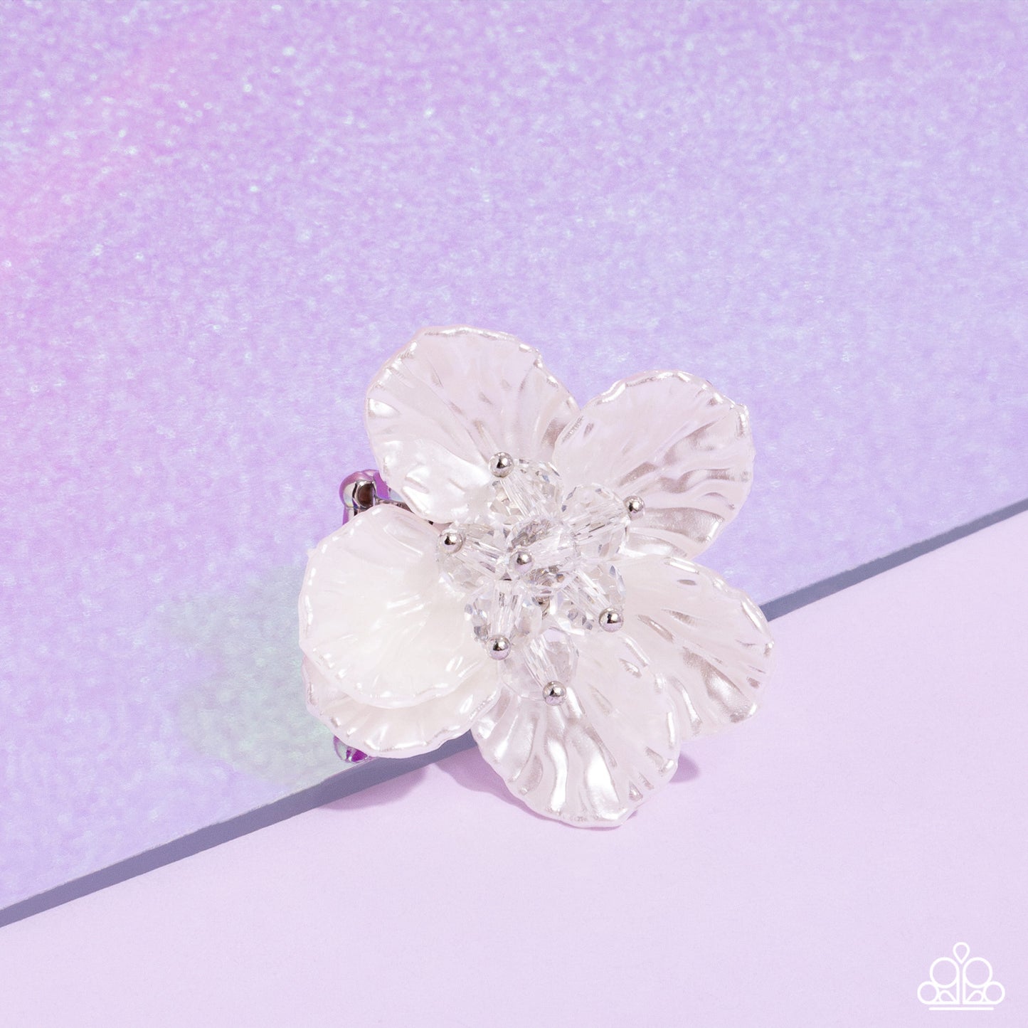 Petal Pact - White Flower Oversized Ring Paparazzi R0755