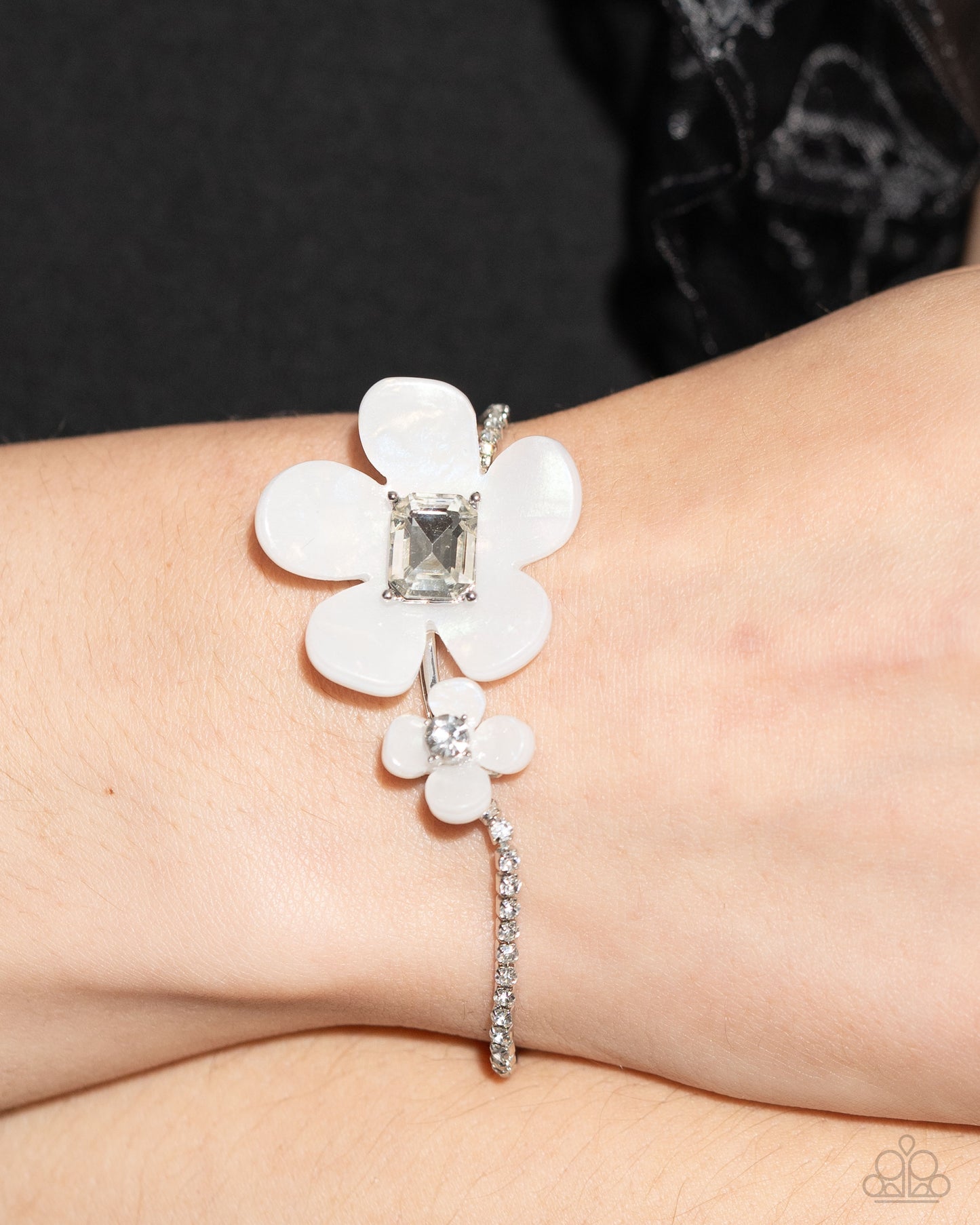 Dainty Devotee - White Rhinestone & Acrylic Flower Bracelet Paparazzi B1647