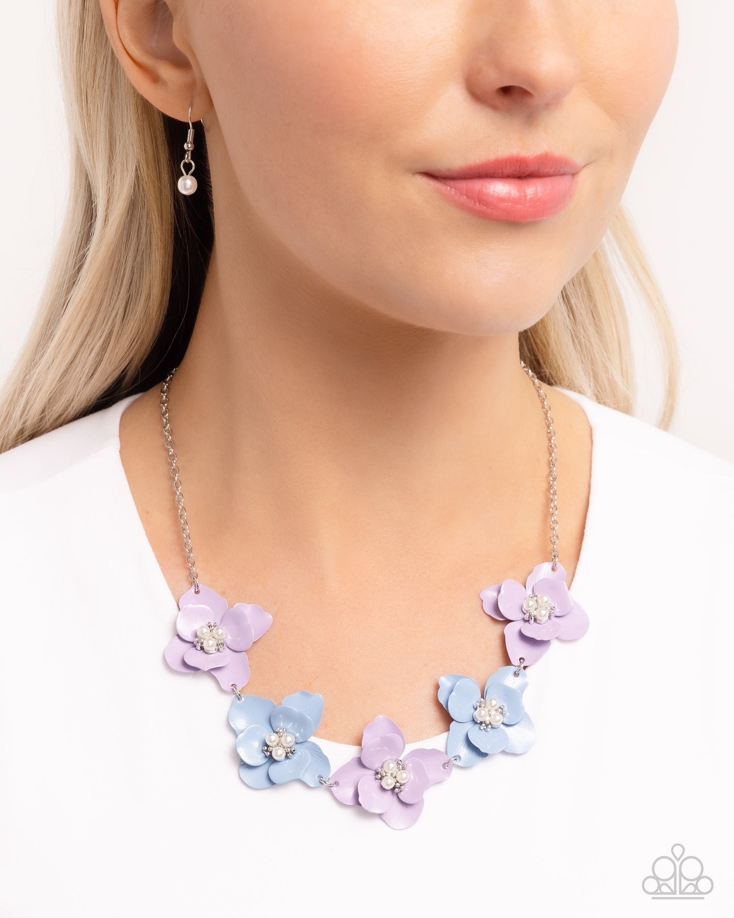 Pastel Pizzazz - Purple Pastel Lilac & Soft Chambray Painted Flower Necklace Paparazzi