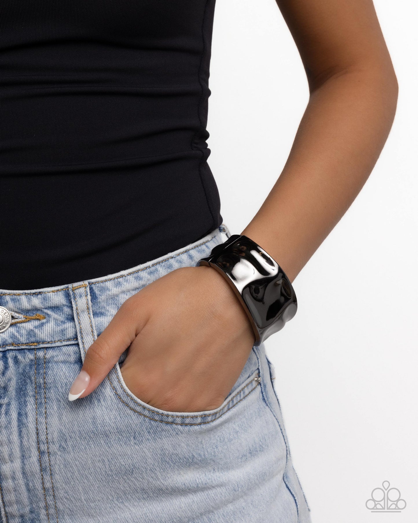 Hammered Hope - Black Hammered Gunmetal Hinge Bracelet Paparazzi B1889