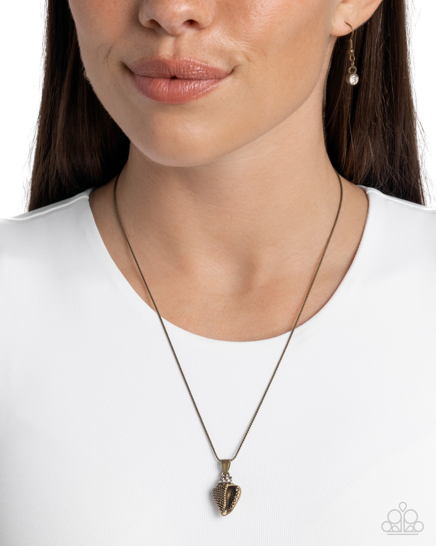 Conch Confidence - Brass Conch Shell Beach Theme Necklace Paparazzi