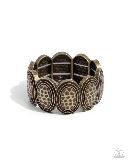 Paparazzi Prehistoric Privilege - Brass Hammered Disc Stretch Bracelet B2745