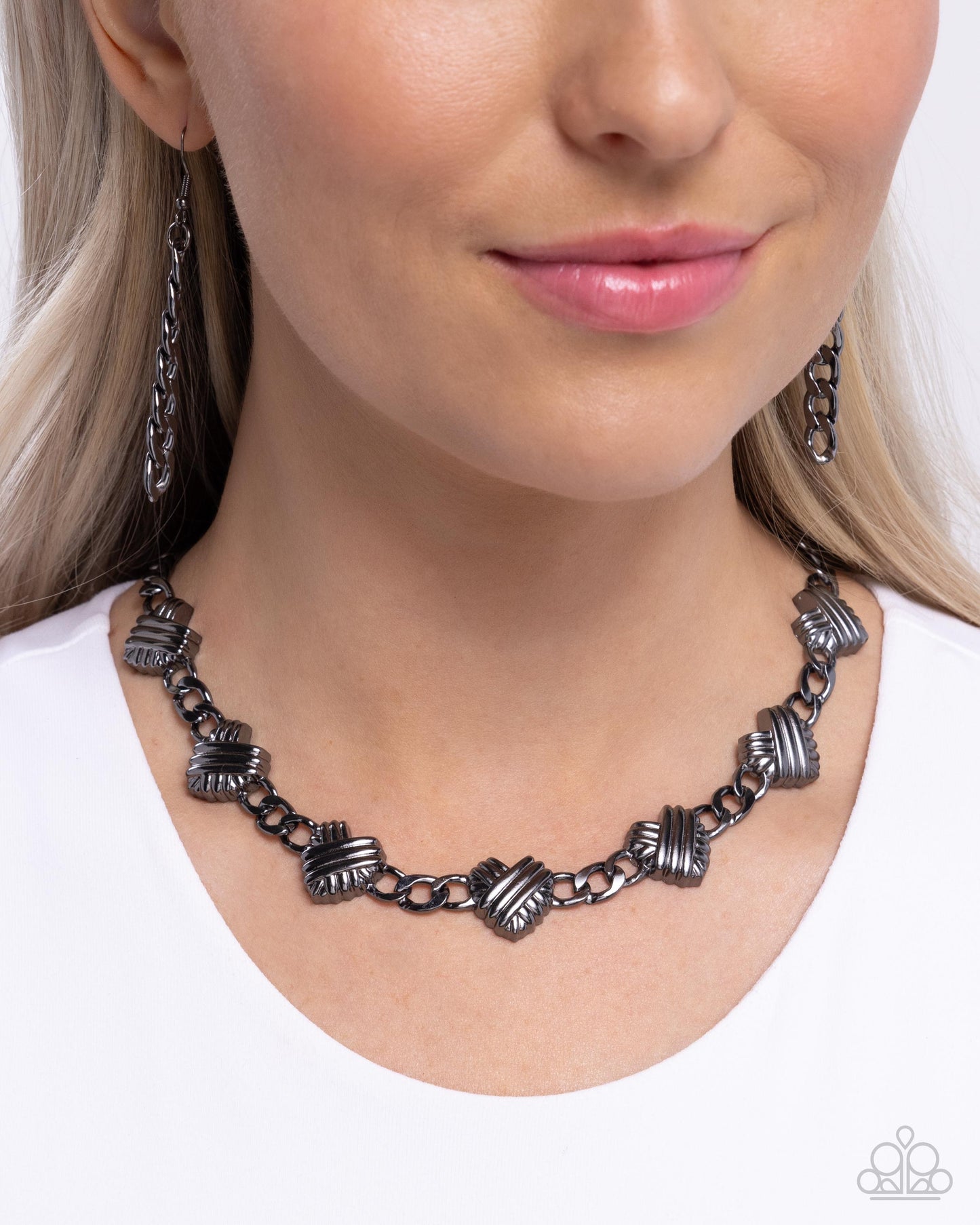 Mingling Medley - Black Gunmetal Curb Chain Heart Necklace Paparazzi N3373
