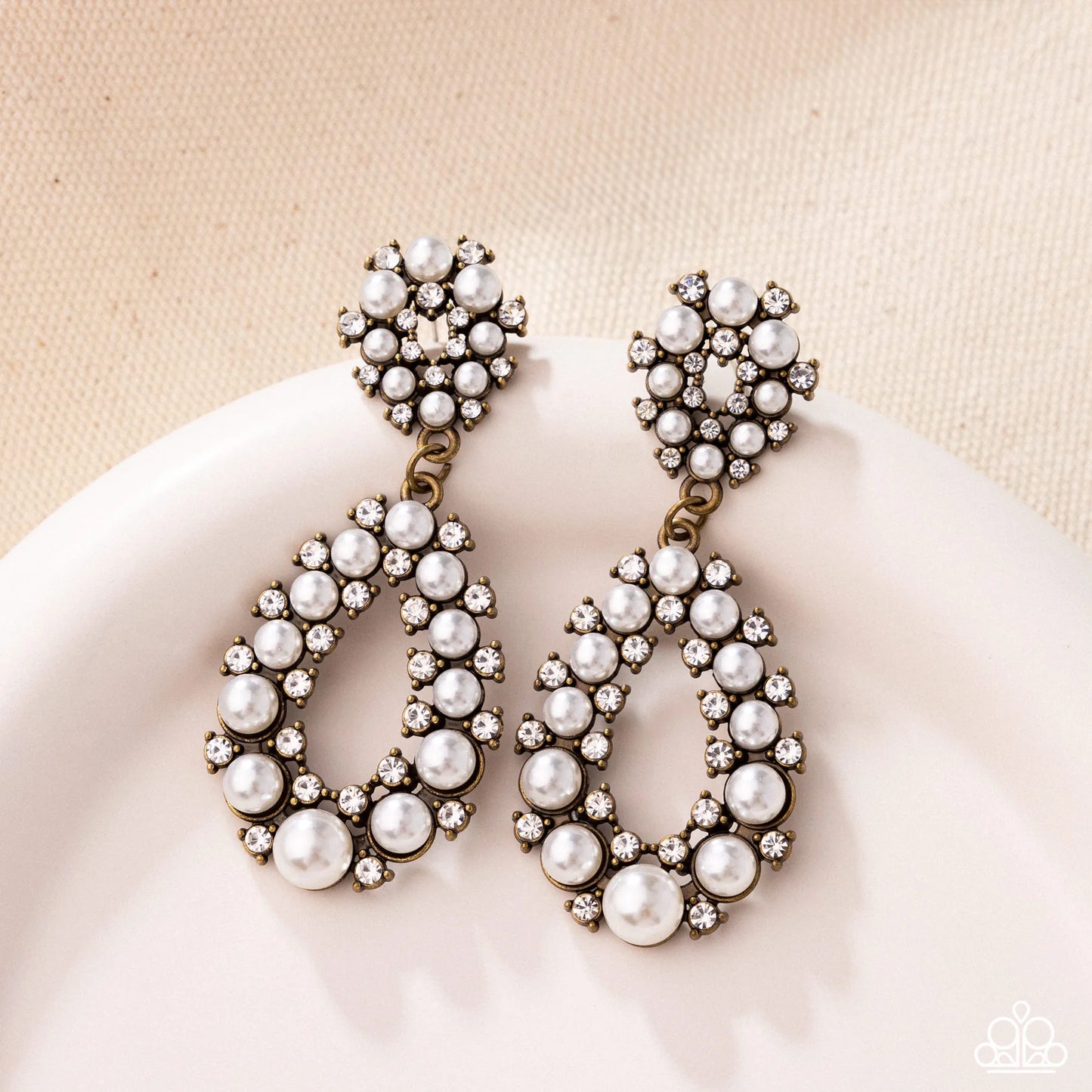 Paparazzi Dapper Debut - Brass White Pearl Post Earrings E2815