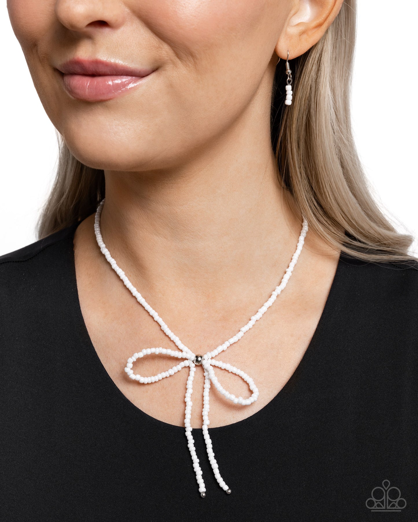 High-Class Hype - White Pearlized Seed Beed Bow Necklace Paparazzi N3416