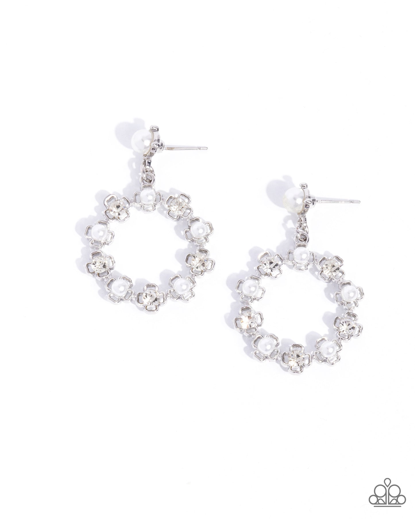 Paparazzi Unforgettably Uptown - White Pearl & Rhinestone Floral Earring E3275