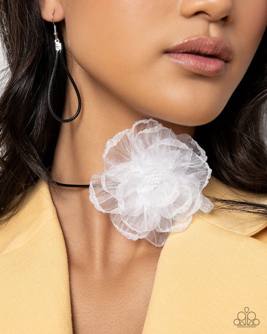 French Facade - White Tulle Flower Necklace Paparazzi N2831
