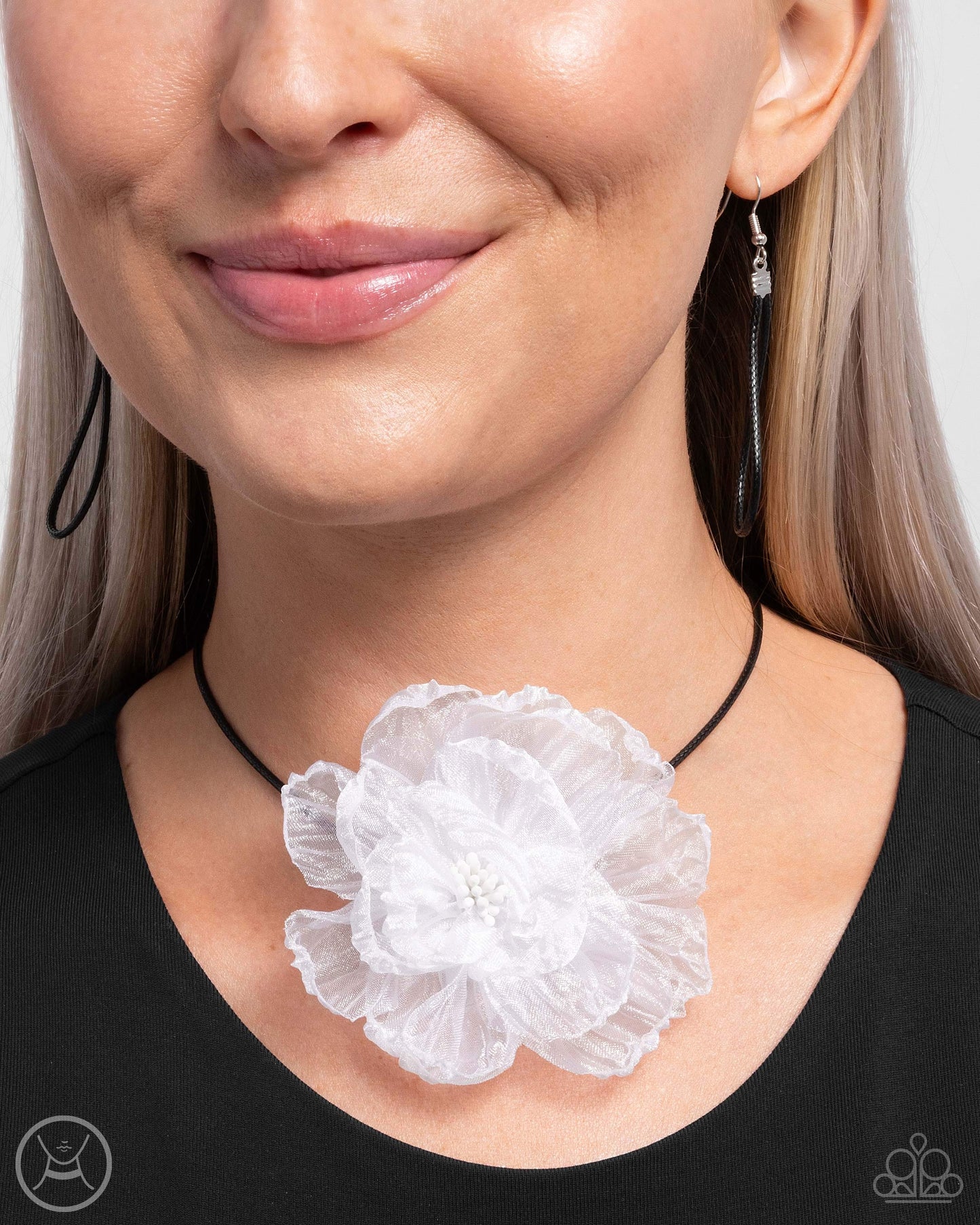 French Facade - White Tulle Flower Necklace Paparazzi N2831