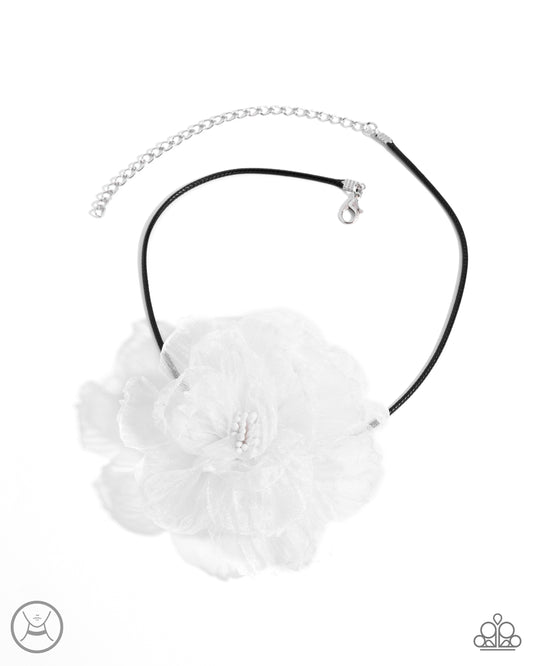 French Facade - White Tulle Flower Necklace Paparazzi N2831
