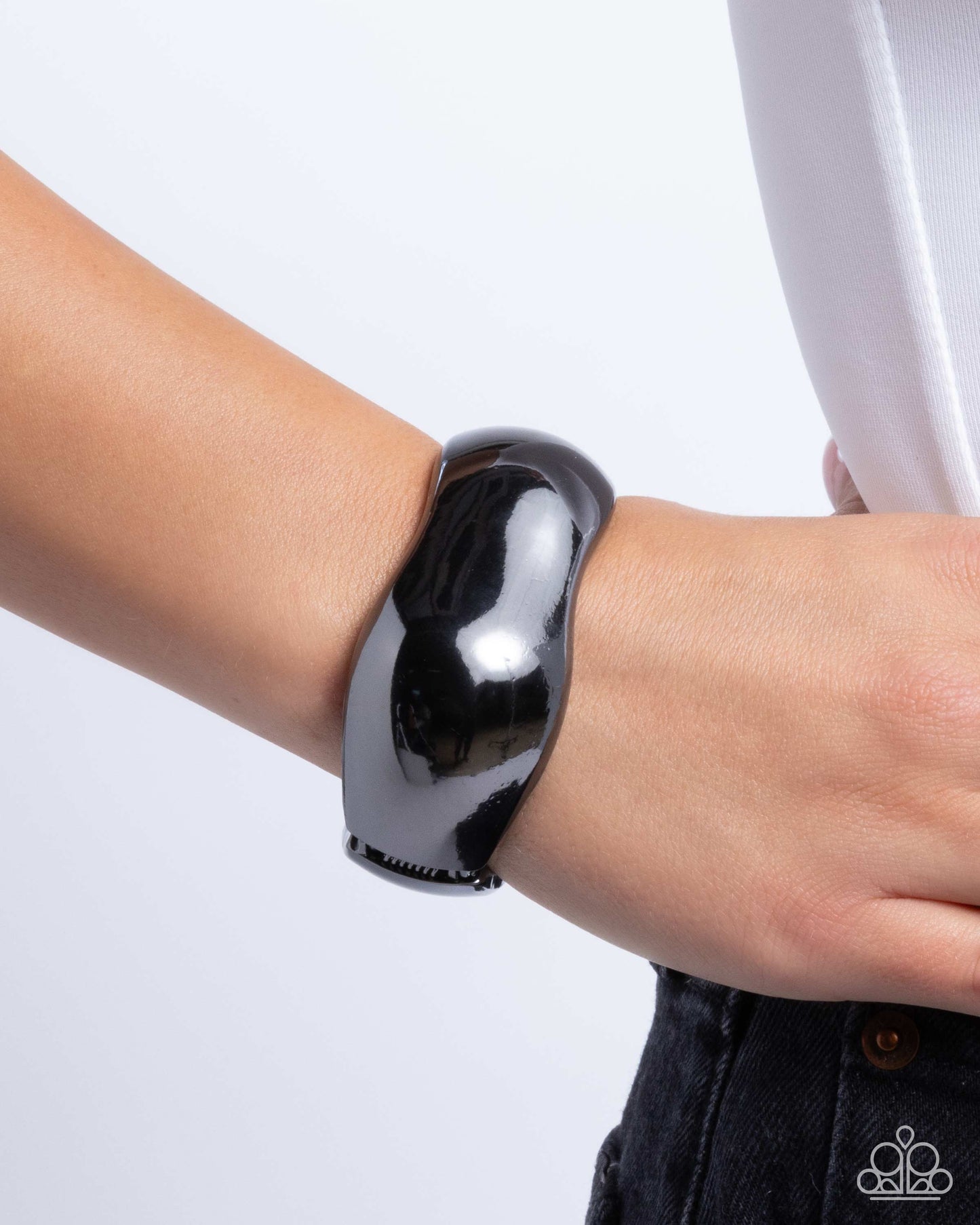 Paparazzi Curved Confident - Black Gunmetal Sleek Polished Finish Hinge Bracelet B1960